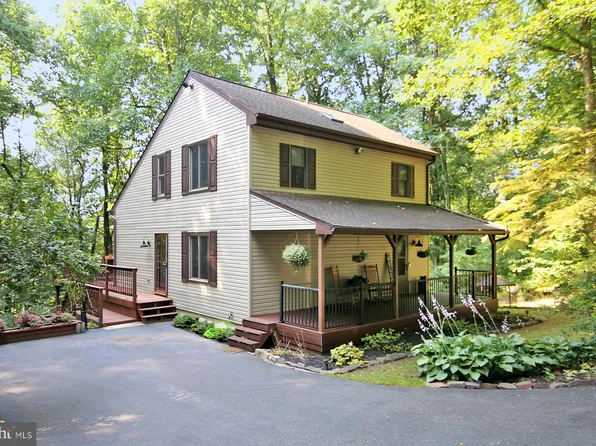 1266 Ash Ln, Lebanon, PA 17042