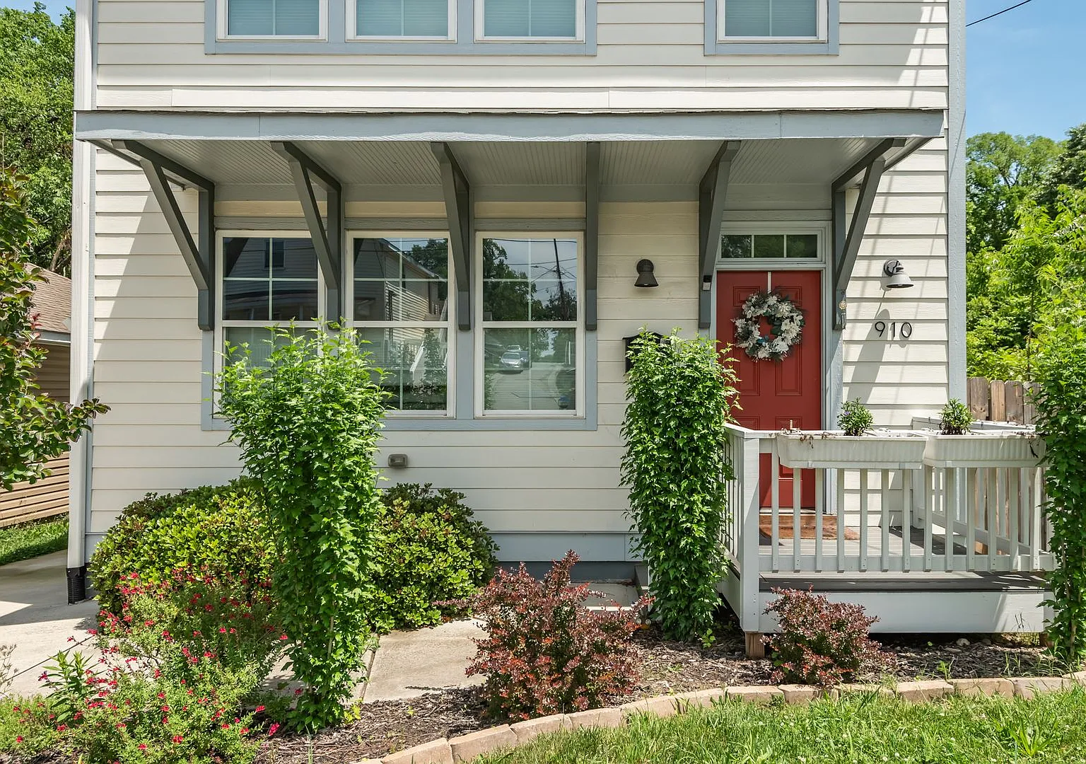 Spacious 4BR Home in Downtown Durham with Large Fenced Yard! — Photo 2
