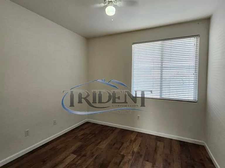 1038 Zanes Dr — Photo 18