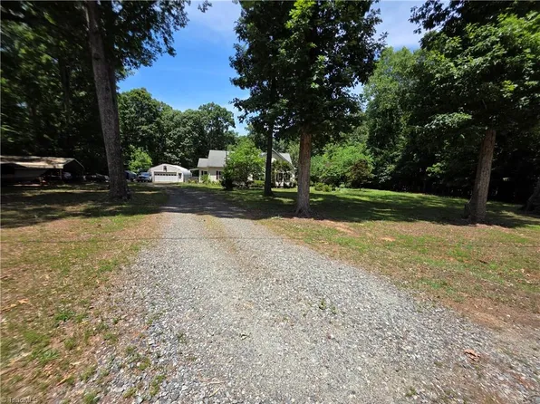 1547 Riverwood Dr, Lexington, NC 27292
