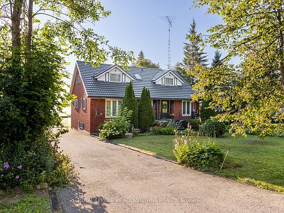 3rd image of 61 Aldred Dr