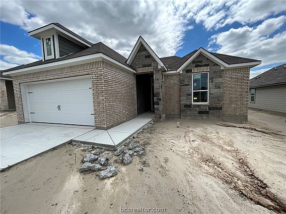3rd image of 2209 Suzy Ct