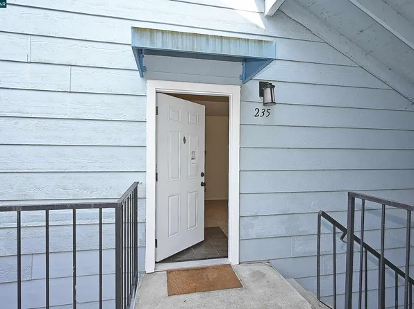 235 Lighthouse Dr, Vallejo, CA 94590