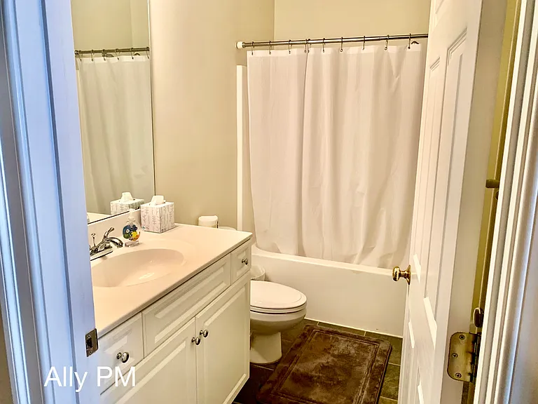 1052 Glenwood Station Ln #1 — Photo 8