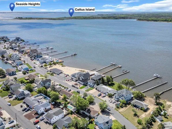 193 Bay Stream Drive, Toms River, NJ 08753