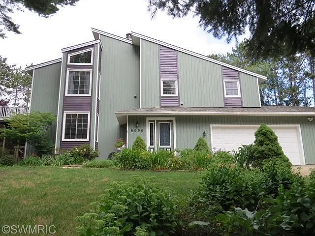6090 Ridgeview Dr photo 1