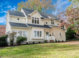 40 Thurston Ter, Glen Rock, NJ 07452