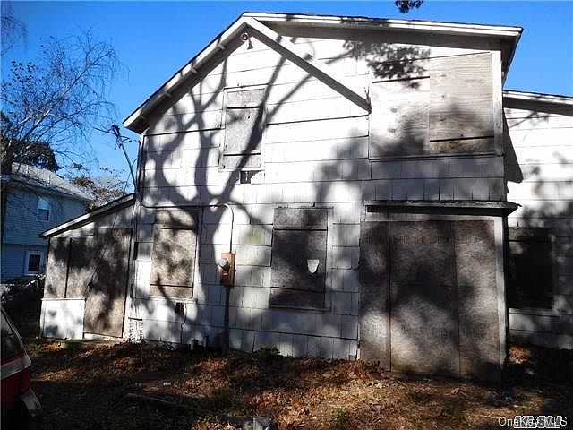 1st image of 135 Oak Place