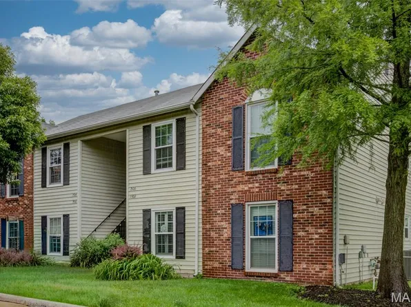 1504 Surrey Ln #C, Saint Charles, MO 63304