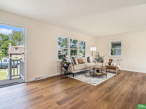 5th image of 807 S Grandview Ave