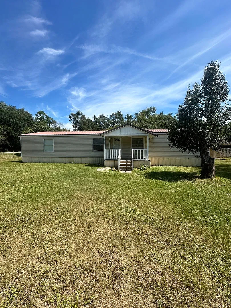 3 Bedroom/2 Bath Mobile Home in Hahira — Photo 1