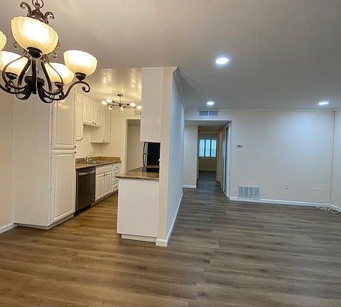 5th image of 280 Tradewinds Dr APT 3