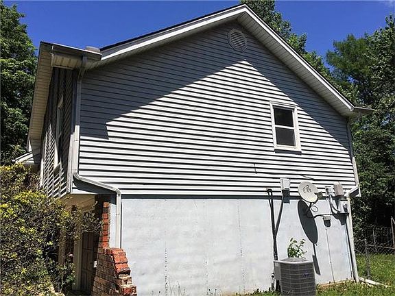 3rd image of 8831 Crescent Ave