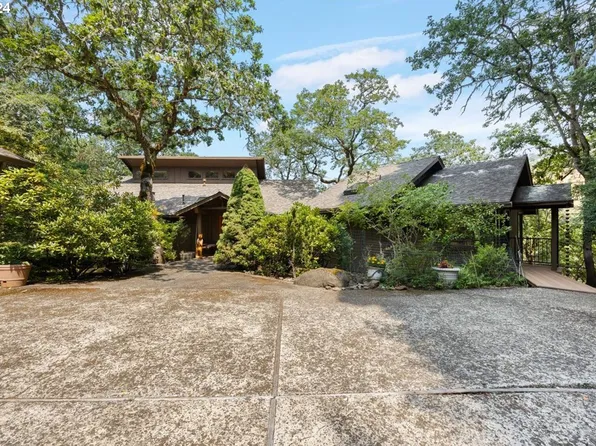 42 N River Dr, Roseburg, OR 97470