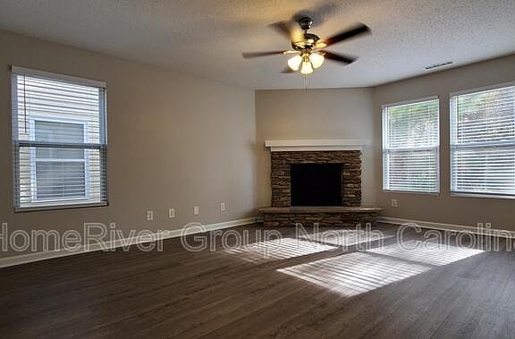5th image of 1903 Harrison Park Dr