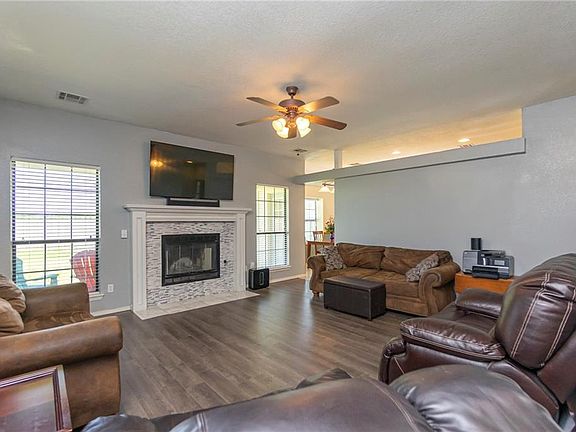 5th image of 1117 Kenwood Dr
