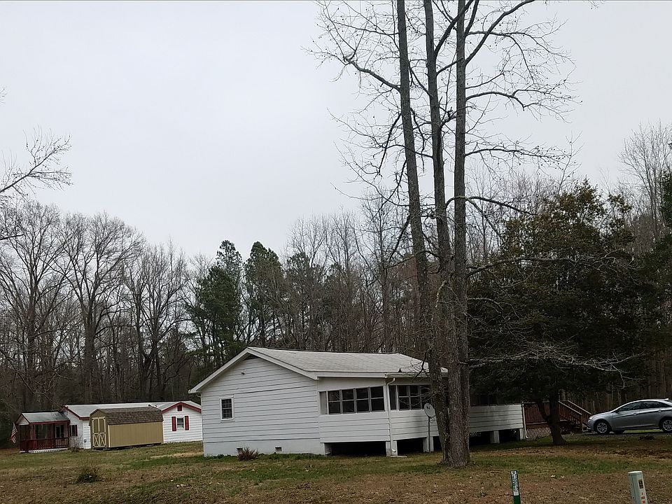 2nd image of 79 Circle Ln