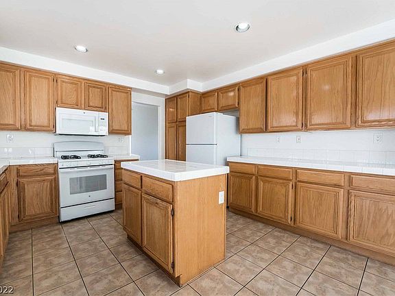 5th image of 6081 Shadow Oak Dr
