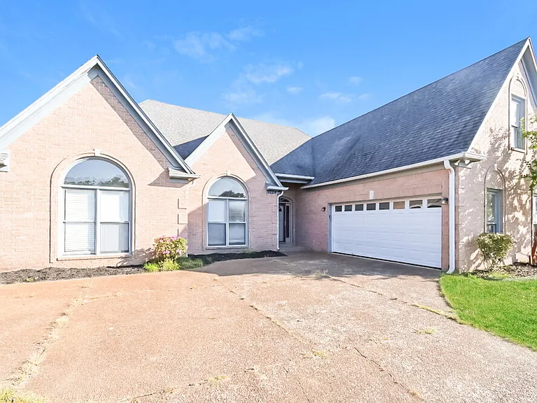 9224 Chimneyrock Blvd — Photo 1