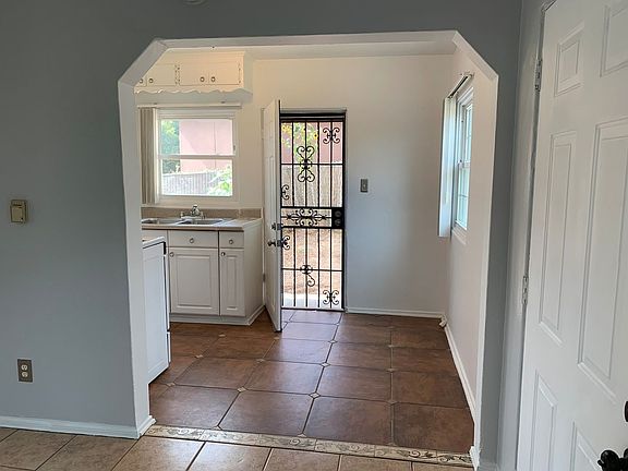 3rd image of 822-24 42nd St #822