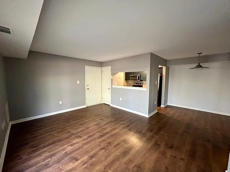 5708 Shadwell Ct — Photo 4