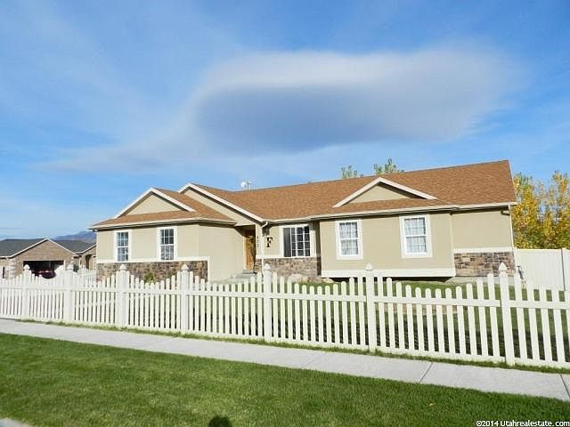 1st image of 872 N Red Fox Ln