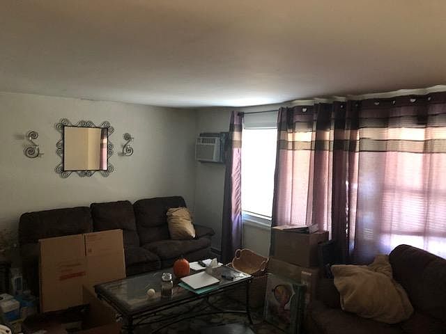 1st image of 8 Long Ln
