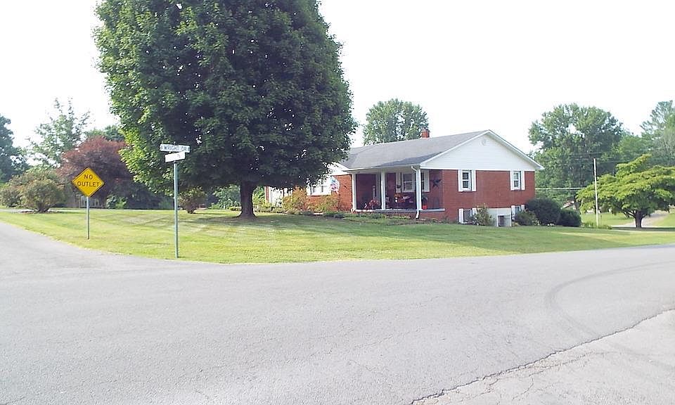 1st image of 200 College Park