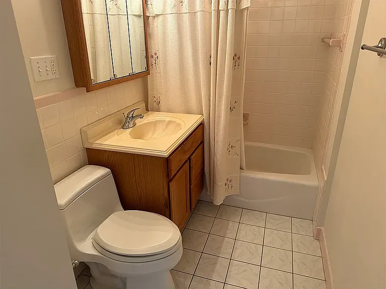 195-205 Independence Ave #228 — Photo 2