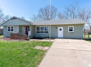 3504 N 4th St, Clinton, IA 52732