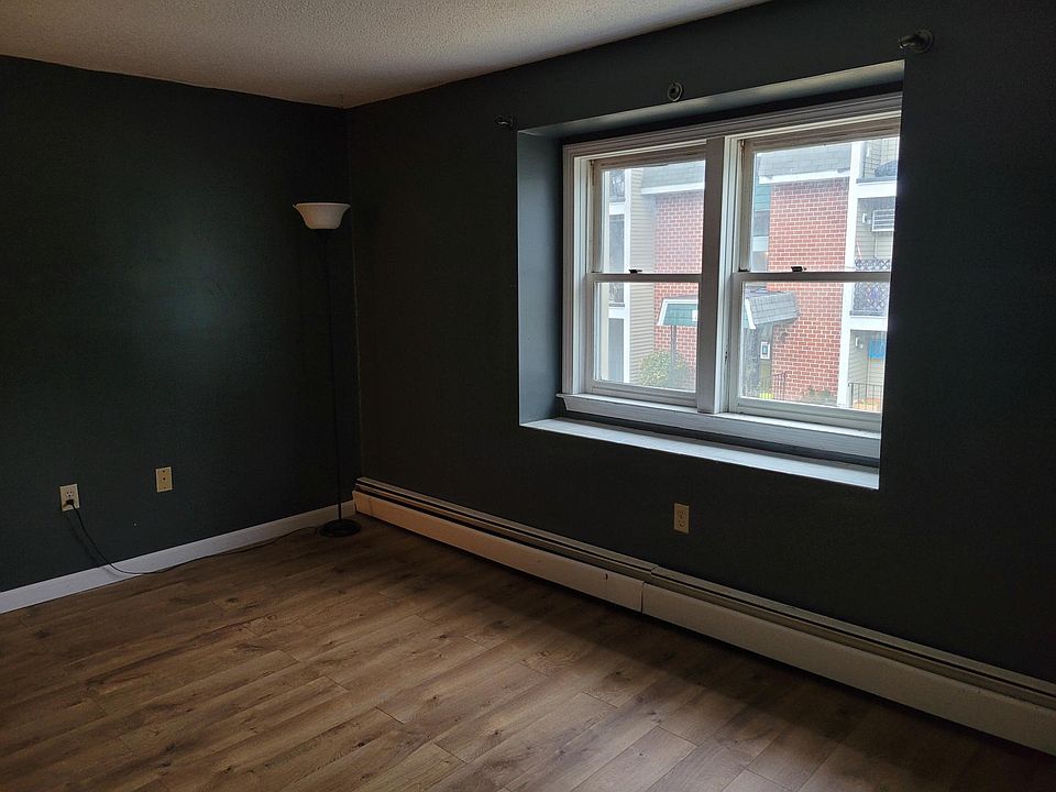1st image of 4 Knights Bridge Dr APT 201