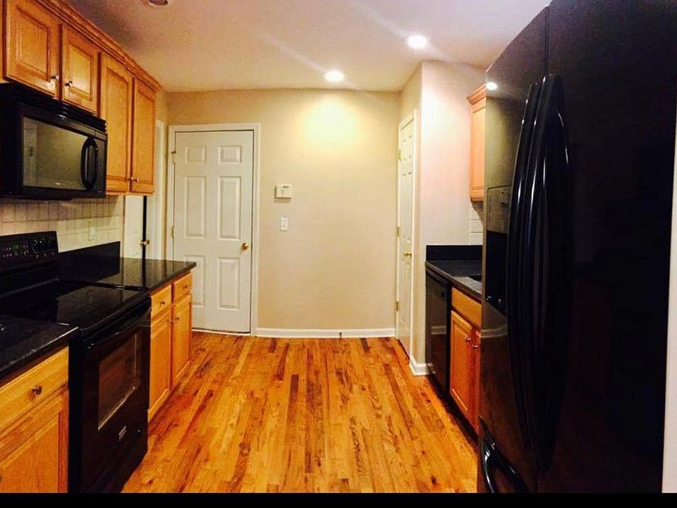 2nd image of 111 Lost River Ln