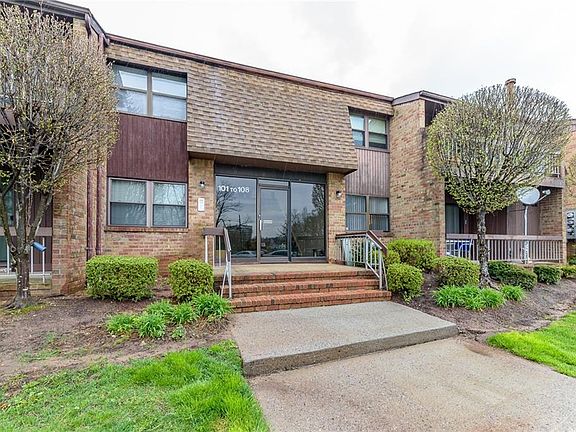 2nd image of 105 Sharon Garden Ct #105