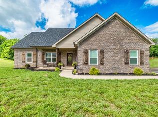 301 White Oak Ln, Franklin, KY 42134