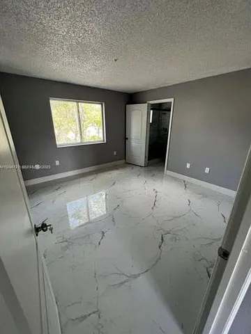 511 NW 82nd Ave — Photo 2