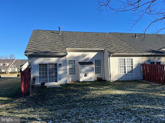 2nd image of 107 Shumard Ct