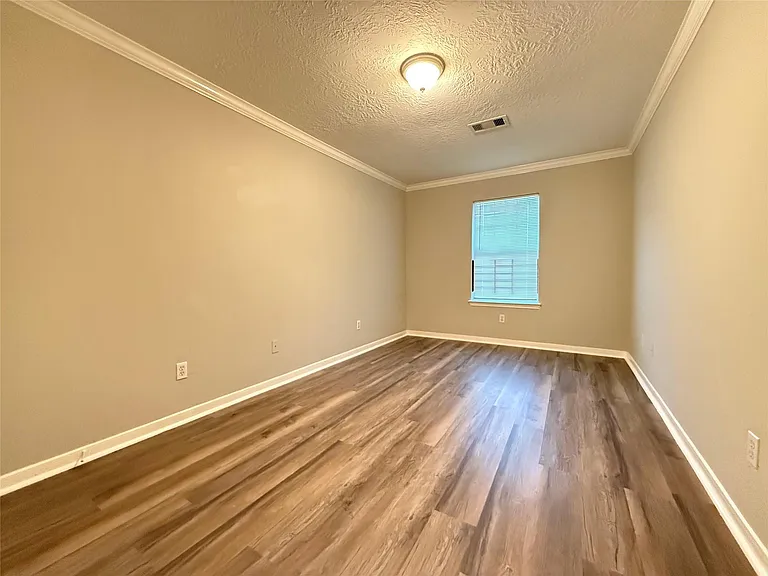 4402 Larkspur St — Photo 10