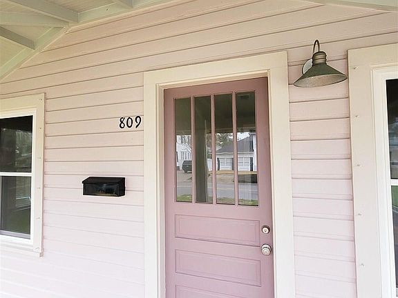 4th image of 809 N 13th Ave