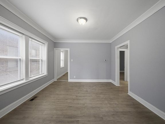 3rd image of 7212 S Indiana Ave Unit 1