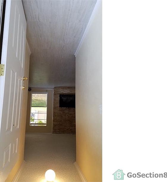 1st image of 2204 Cascade Dr #B