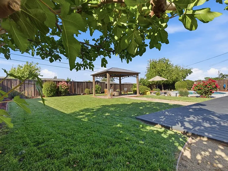 7947 Serena Ct — Photo 28
