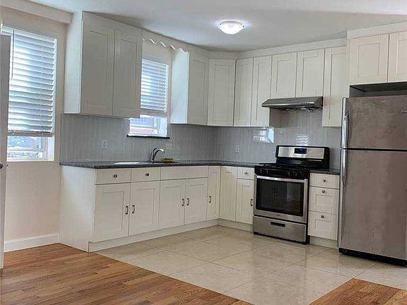 2nd image of 816 Clintonville St #1F