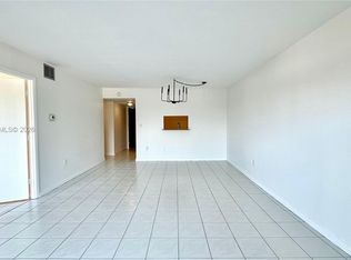 130 S Shore Dr APT 4B, Miami Beach, FL 33141