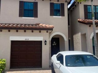 2015 Oysterwood Ln, Riviera Beach, FL 33410