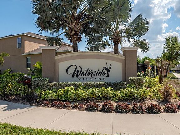 2nd image of 220 Waterside Cir
