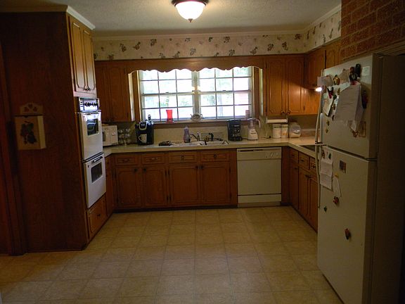 3rd image of 3106 Lake Forest Dr