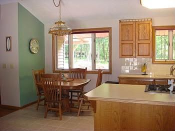 Dinnette area off kitchen.