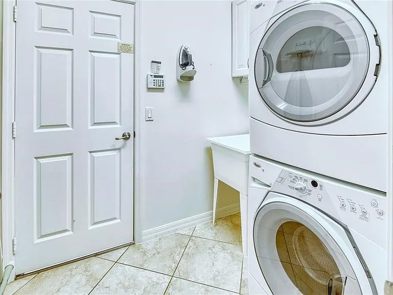 2310 Palm Tree Dr — Photo 22