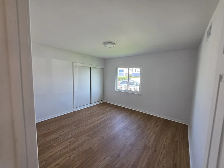 718 S Barclay Ave — Photo 6