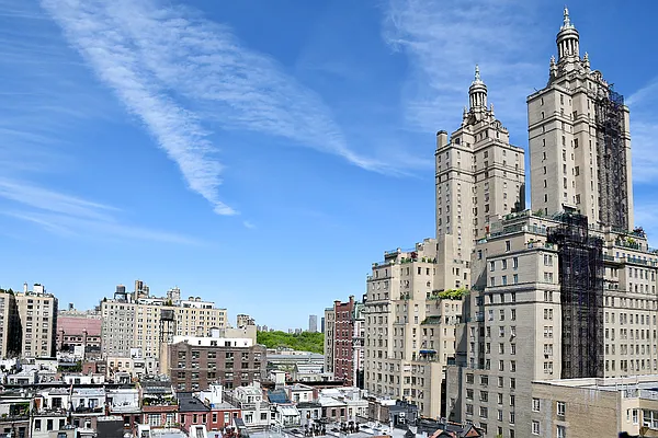 Rented by Douglas Elliman | media 19